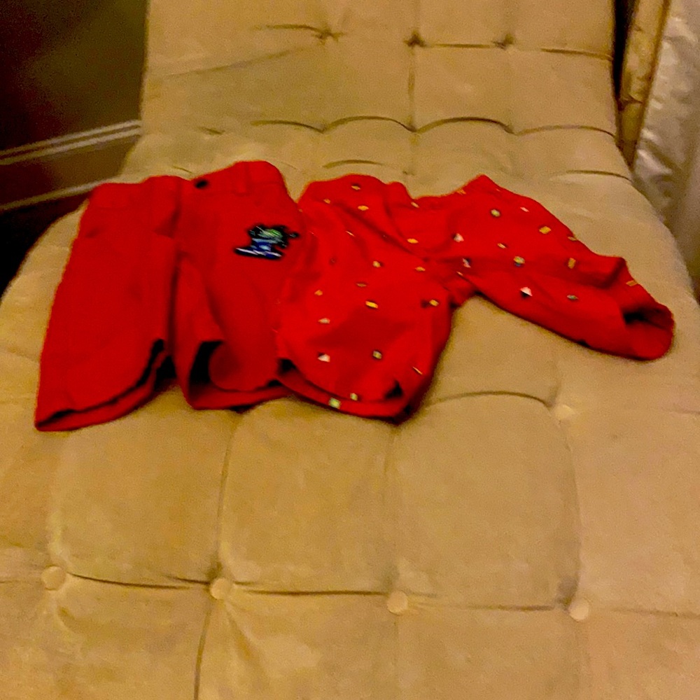 Two pair red nice shorts size 5-6